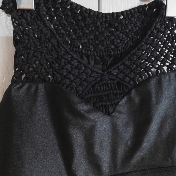 CARBON 38 - Limited Edition Canggu Bra - Medium - Picture 4 of 7